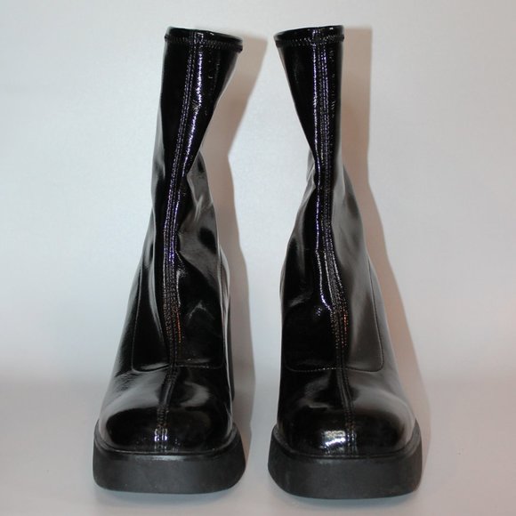 SOLD / Size 8 'Call it Spring' Boots - Picture 3 of 7
